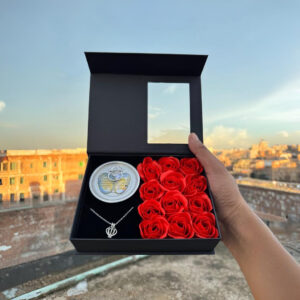 Love Parle With Thousand Of Love Of Rose